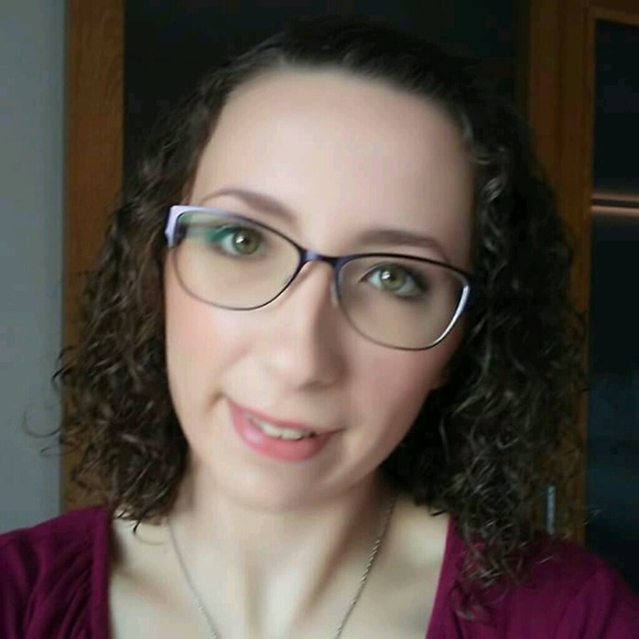 Meet your Posher, Crystal - Picture 1 of 1